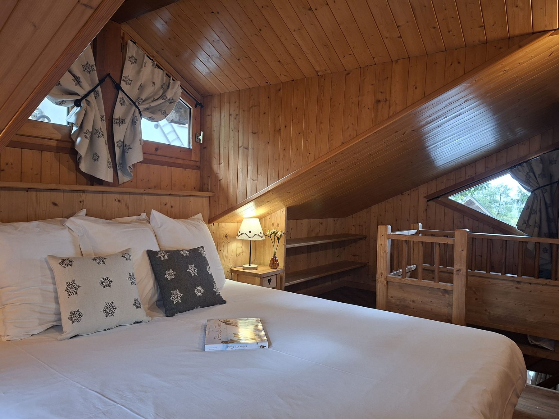 Chambre ambiance montagne, appartement Champagny